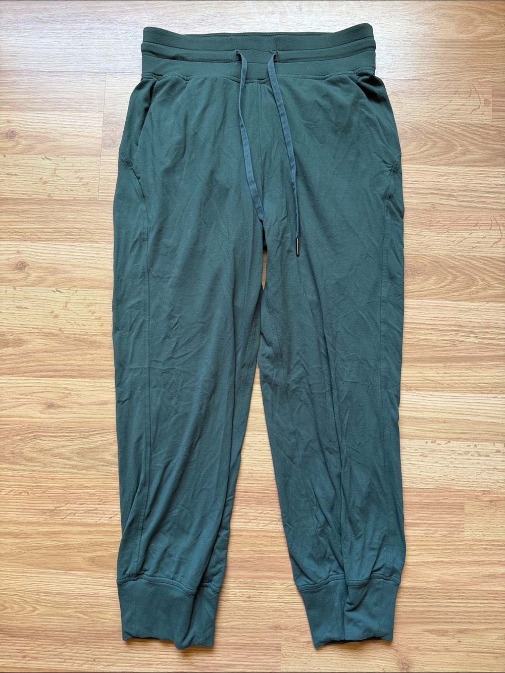 Lululemon pants - read caption
